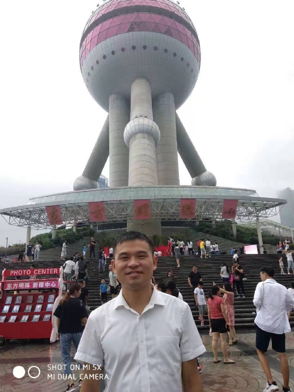 小猫吃老鼠的第一张照片--武平相亲网