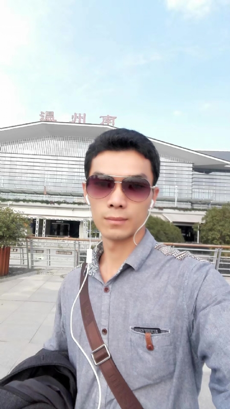 错把真心喂了狗的第三张照片--武平相亲网